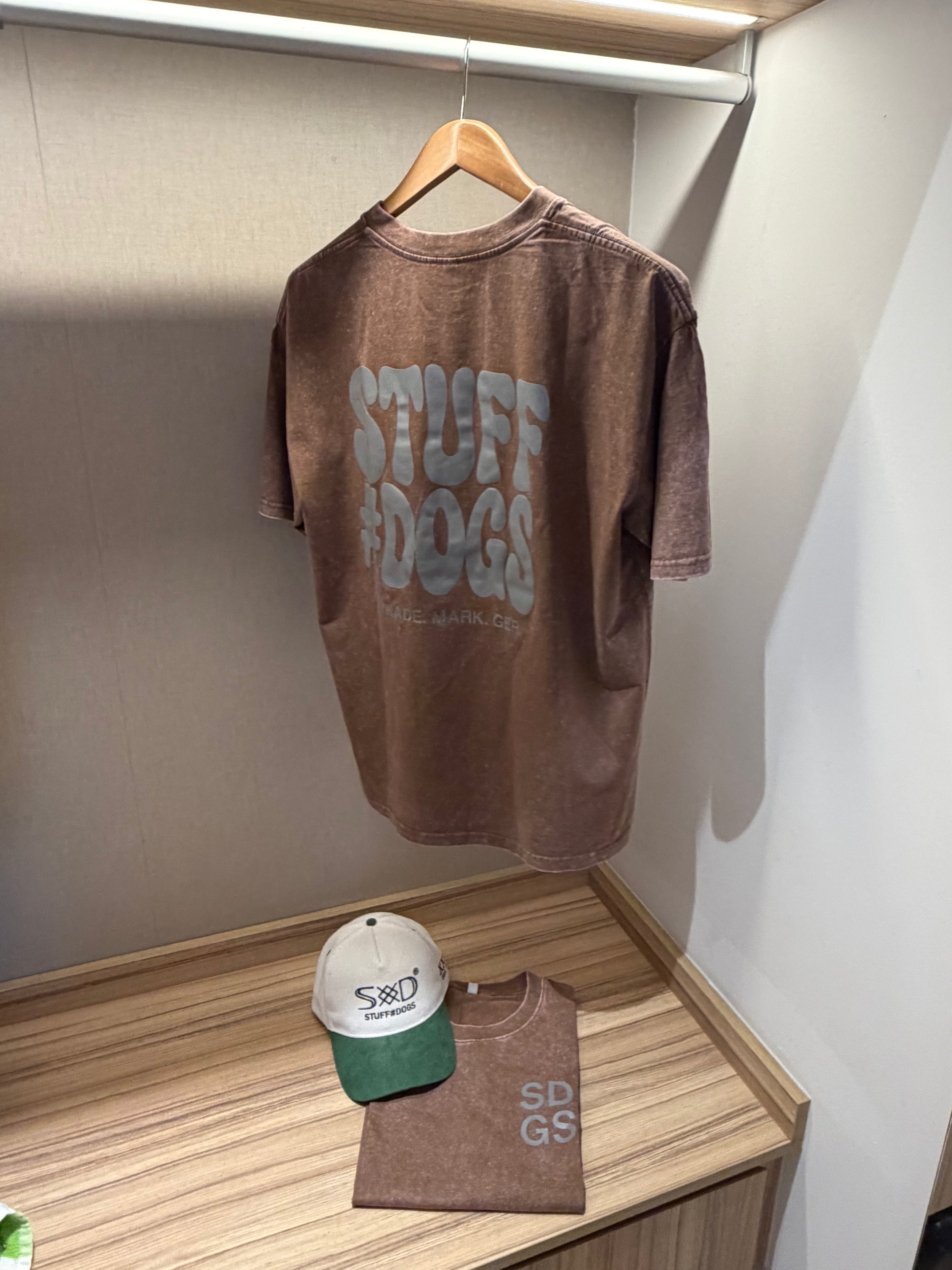 STUFF#DOGS® The Trademark Shirt (washed look)
